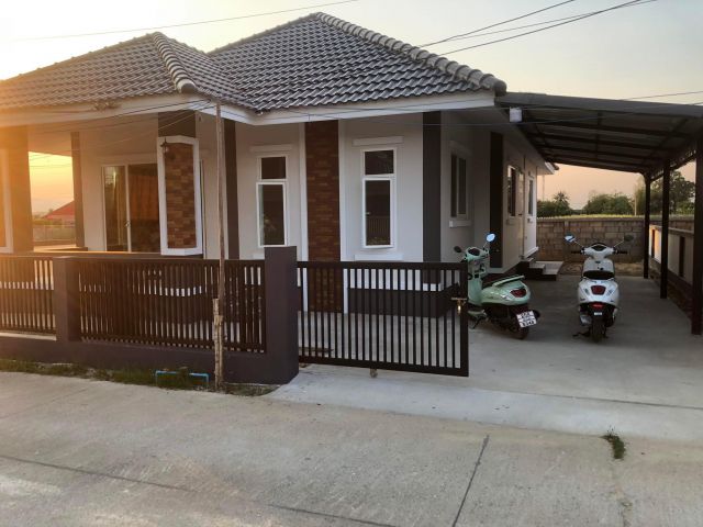 บ้านพร้อมที่ดิน หลังเจดีย์แม่ครัว  สายหลัก เชียงใหม่-พร้าว