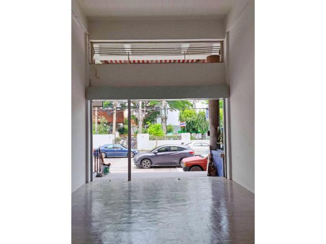 ม.สุโขทัยธรรมาธิราช อาคารพาณิชย์ มีชั้นดาดฟ้า