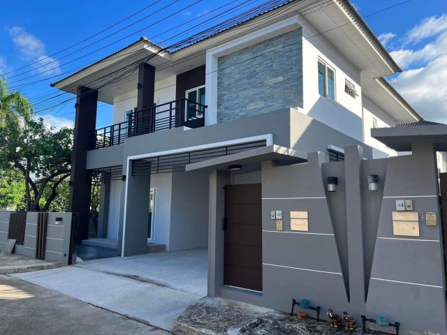 ขายบ้านหางดง ในหมู่บ้านแสนสราญ เนื้อที่ 79.75 ตร.ว (ฟรีค่าโอน)