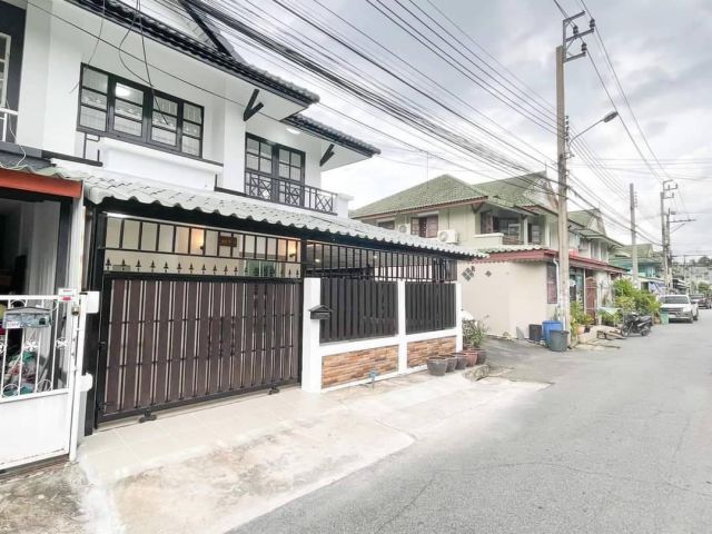 ทาวน์เฮ้าส์ 2 ชั้น หมู่บ้านพฤกษา14(หลังมุม​) ถนนวัดลาดปลาดุก​ รีโนเวทใหม่ บ้านสวย พร้อมอยู่