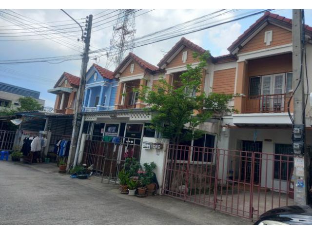 ขายทาวน์เฮ้าส์ เบญจทรัพย์ คลอง6 ถนนรังสิต-นครนายก อำเภอธัญบุรี ปทุมธานี