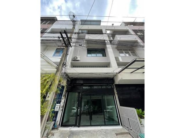 ให้เช่า ขายโฮมออฟฟิศ 4ชั้น ถนนบรมราชชนนี