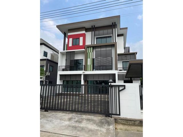 5 ห้องนอน 4 ห้องน้ำ ติดถนนพุทธมณฑลสาย 5
