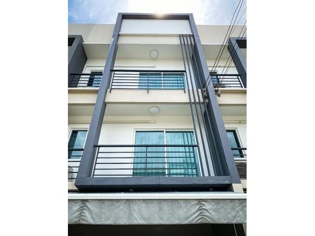 PS01 ให้เช่า ทาวน์โฮม 3ชั้น บ้านกลางเมือง สุขุมวิท77 ถนนสุขุมวิท ซอยอ่อนนุช17  ตกแต่งสวยพร้อมอยู่
