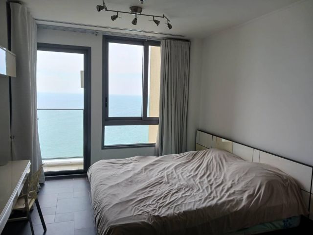 For rent Northpoint Pattaya hight floor corner room 72 Sq,m Fully furnished (S03-1083)