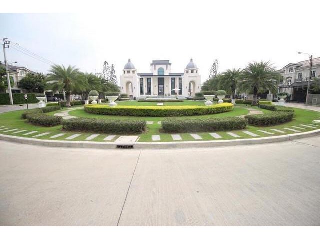 For rent  luxury house Nawamin area very good location