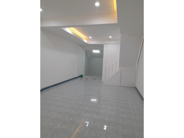 ขายบ้าน ทาวเฮาส์ 2 ชั้น 16 ตรว.  renovate ใหม่