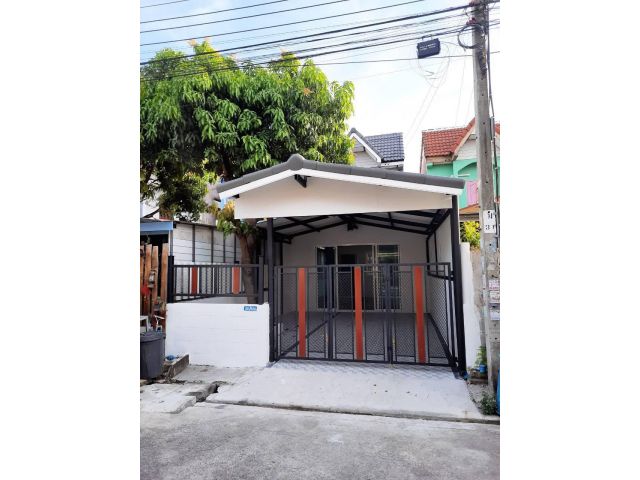 ทาวน์เฮ้าส์ 2 ชั้น #หมู่บ้านอมรทรัพย์ รีโนเวทใหม่ ถนนหน้าบ้านกว้าง กำแพงฝั่งนึงไม่ติดกัน หลังบ้านไม่ชนใคร ใกล้สุวินทวงศ์