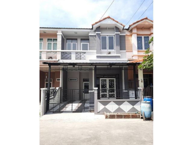 ทาวน์โฮม 2 ชั้น รีโนเวทใหม่พร้อมอยู่ #หมู่บ้านรื่นฤดี ติดถนนใหญ่ หทัยราษฏร์ ใกล้มีนบุรี ทำเลสะดวกใกล้รถไฟฟ้าสายสีชมพู