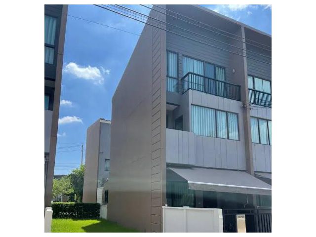 ขายทาวน์โฮม 3 ชั้น โครงการบ้านกลางเมือง วัชรพล เขตสายไหม กทม.