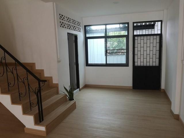 ขายทาวน์โฮม 3 ชั้น รัชดาภิเษก​3 หลังสถานทูตจีน
