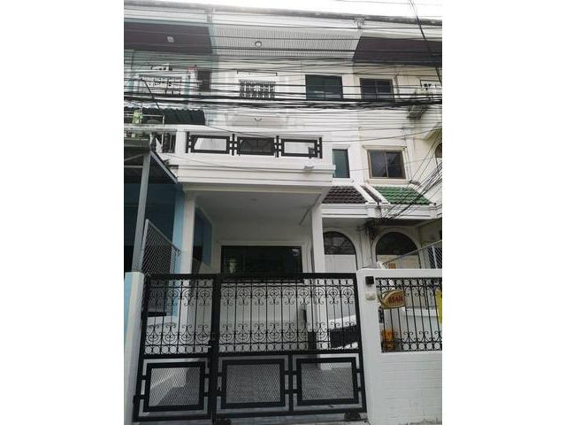 ขายทาวน์โฮม3ชั้น 28 ตร.ว ย่านรัชดา ดินแดง