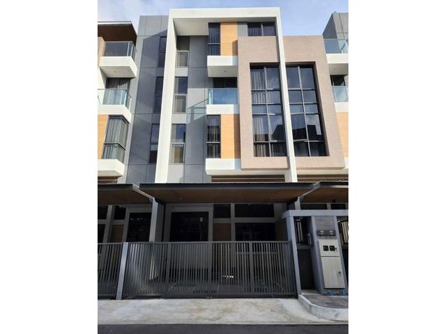 ขายทาวน์โฮม 4.5 ชั้น 26.4 ตร.มหมู่บ้าน Baan 365 ถ.พระราม 3