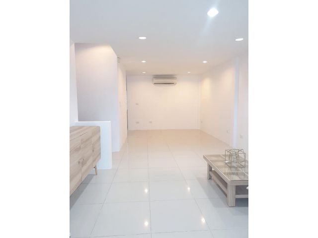 ขายทาวน์โฮม3 ชั้น หมู่บ้านทาวน์โฮม ธาราดี ราชพฤกษ์