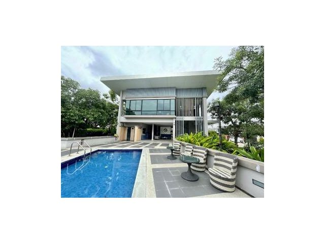 หมู่บ้านภัสสร เพรสทีจ ลุกซ์