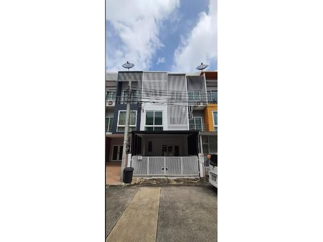 ขายทาวน์โฮม 3ชั้น กรีนิช รามอินทรา กม12 ใกล้แฟชั่น