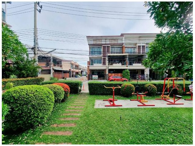 ขายด่วน ทาว์นโฮมหมู่บ้าน JSP Residence
