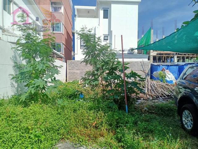 ขายที่ดินเปล่า เนื้อที่50 ตรว. ซอยลาดพร้าว 101 แยก 38 แขวงคลองจั่น เขตบางกะปิ  ใกล้เดอะมอลล์บางกะปิ ใกล้ตะวันนา ใกล้มหาว