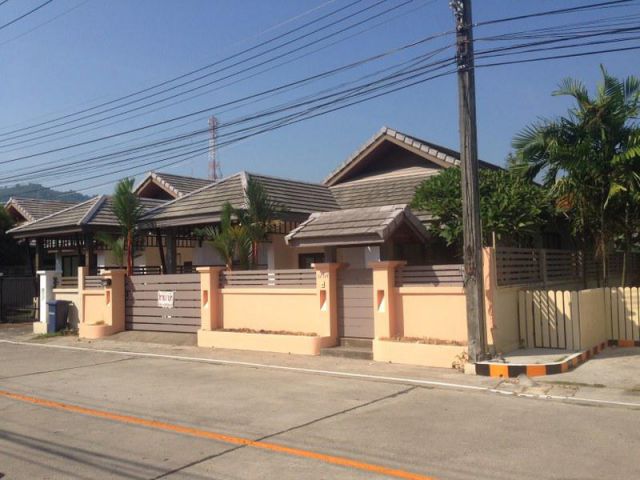 ขายบ้านเดี่ยวชั้นเดียวกะทู้ในม.โกลเด้นท์วิว3 ตรงข้ามซ.น้ำตกกะทู้ เนื้อที่ 63 ตร.วา ขาย 4.5 ล้าน