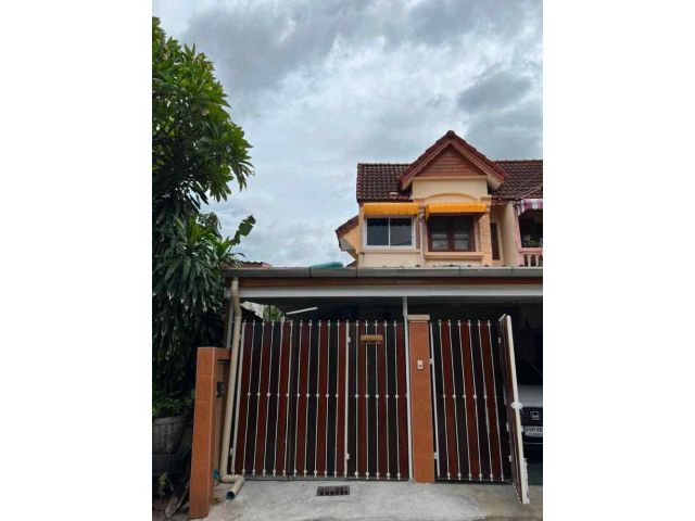 ขายทาวน์เฮ้าส์2ชั้นหลังมุม โครงการหมู่บ้านสินธนา