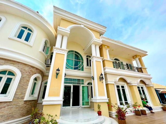 สุวรรณภูมิ คฤหาสน์สุดหรู สระว่ายน้ำ ราษฏร์พัฒนา