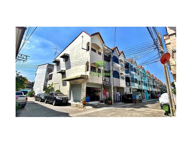 ขายด่วน ทาวน์โฮม 3 ชั้น หมู่บ้านบัวทองธานี เนื้อที่ 16 ตร.ว แปลงมุม ทำเลดี บางบัวทอง นนทบุรี