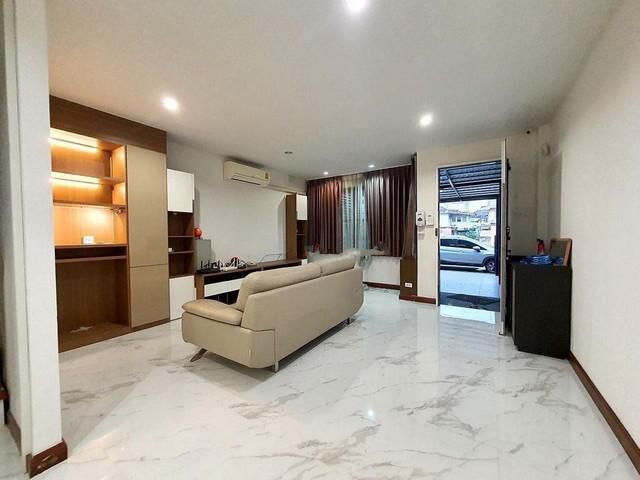 PF04 ขาย ทาวน์โฮม 3 ชั้น ซอยลาดพร้าววังหิน โชคชัย 4 ลาดพร้าว ใกล้สถานีตำรวจโชคชัย 4