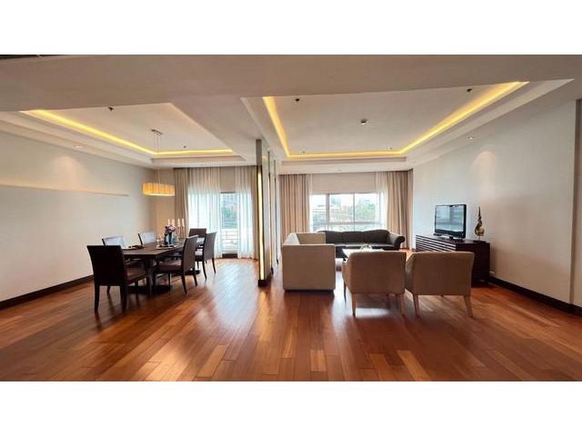 Big space unit available at Royal Residence Park