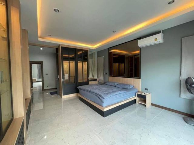 บ้านเดี่ยวสร้างเสร็จพร้อมขาย ในทำเลใกล้แหล่งความเป็นธรรมชาติ บรรยากาศร่มรื่นแต่อยู่ใกล้ถนนเส้นหลัก