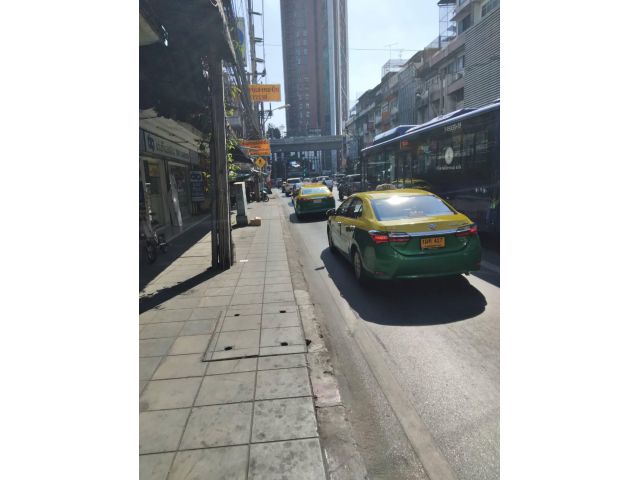 Rent Luxury Condo 2 Beds Fully furnished  at address Sukhumvit 42