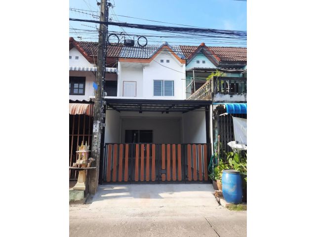 ทาวน์เฮ้าส์ 2 ชั้น #หมู่บ้านลีลา ตกแต่งใหม่พร้อมอยู่ ต่อเติมหลังคาโรงรถพร้อมปูกระเบื้องฝ้าฉาบเรียบใกล้สำนักงานเขตมีนบุรี