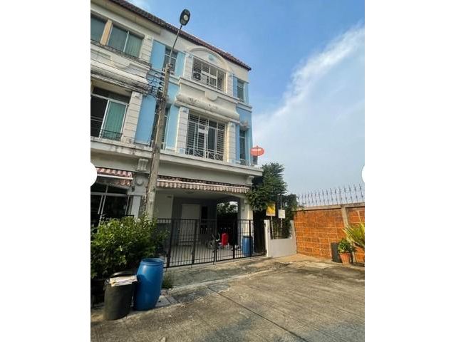 ขายทาวน์โฮม บ้านกลางเมืองบริติชทาว์น ศรีนครินทร์
