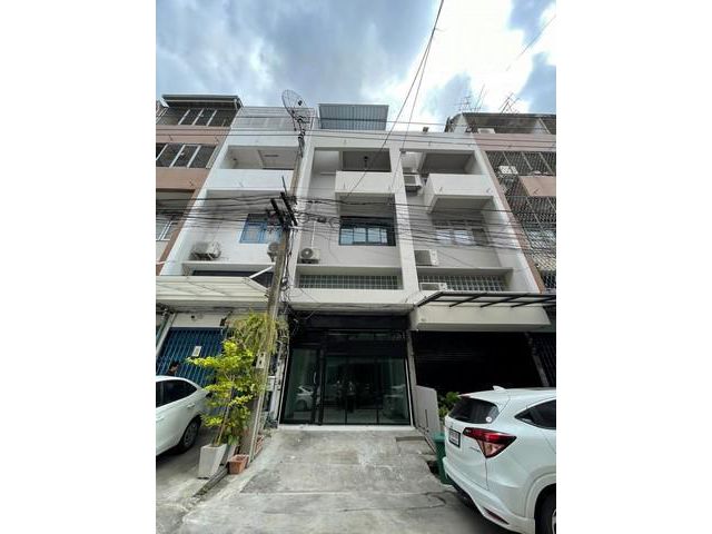 ให้เช่าทาวน์โฮม3ชั้นย่านปิ่นเกล้า บรมราชชนนี ตลิ่งชัน ฝั่งธน ใกล้เซ็นทรัลปิ่นเกล้า MRTบางยี่ขัน ราคา 40,000 เขตบางพลัด