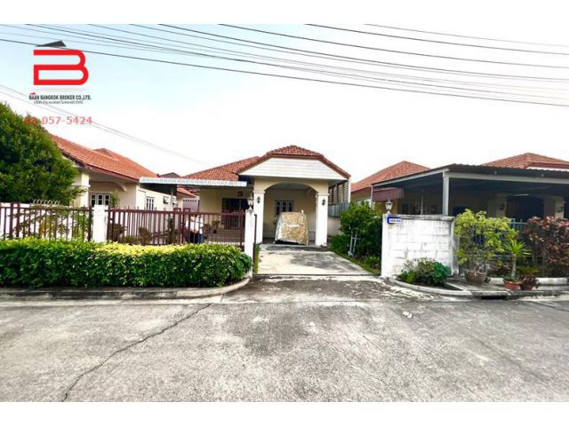 บ้านเดี่ยว 1 ชั้น หมู่บ้าน จตุพร เนื้อที่ 75 ตรว. ถนนทางหลวงแผ่นดินหมายเลข 340 อ.เมือง จ.สุพรรณบุรี