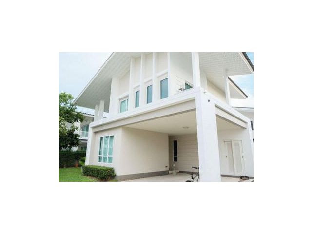 ให้เช่าบ้านเดี่ยว 2 ชั้น Habitia Motif ปัญญาอินทรา