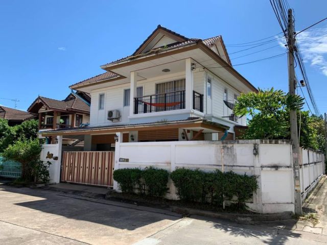 ขายบ้านเดี่ยวหัวมุม 2 ชั้น หมู่บ้านสุขกมล การ์เด้นท์ ฮิลล์ 3 ห้องนอน 3 ห้องน้ำ ใกล้ถนนเส้นสุขุมวิท 3 - 3 กม.