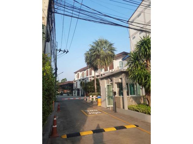 ขายหรือให้เช่าทาวน์โฮมโครงการธาราดีติดถนนราชพฤกษ์