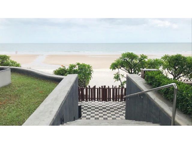 คอนโดมิเนียมริมชายหาด บ้านแสนดาว หัวหิน