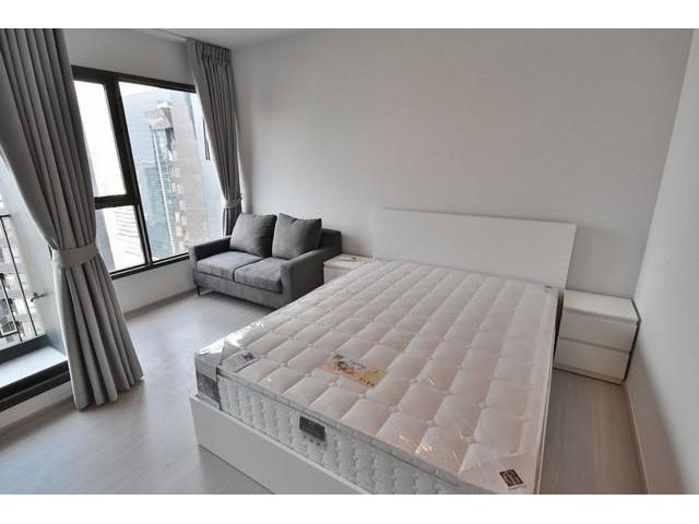 CRB929 Life Asoke Rama 9