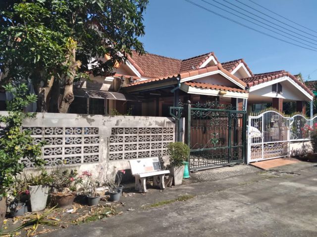 บ้านแฝด หมู่บ้านนันทวัน 9  เขตหนองจอก กทม.