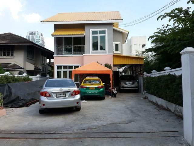 ให้เช่าบ้านเดี่ยว 2 ชั้น ซอยอินทามระ 21