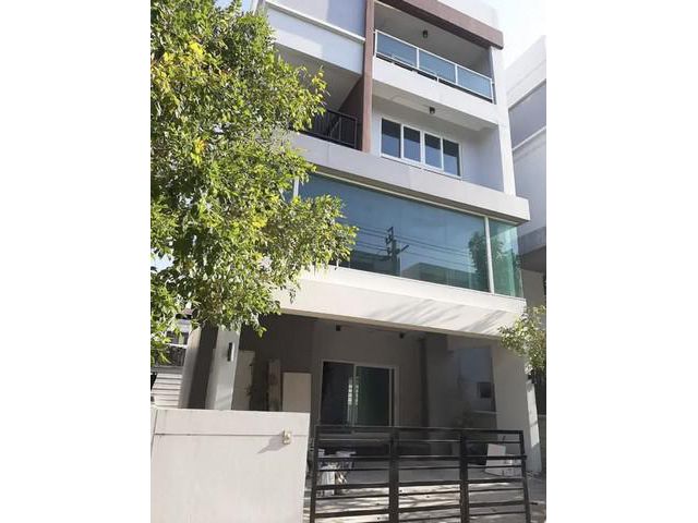 [0171]โฮมออฟฟิศ สไตล์ Modern Loft ติดถนนกิ่งแก้ว