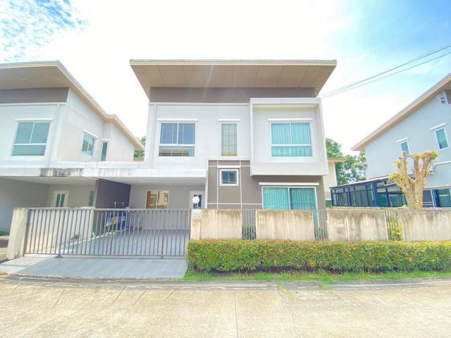 ให้เช่า บ้านเดี่ยว 2 ชั้น หลังริม Casa Grand Sriracha เฟอร์ครบ ใกล้มอเตอร์เวย์ ใกล้เจปาร์ค ศรีราชา ชลบุรี