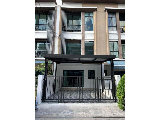 BH1856 บ้านทาวน์โฮม 3 ชั้น บ้านกลางเมืองนวมินทร์42