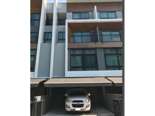 ให้เช่า ทาวน์โฮม 3.5 ชั้น อาร์เด้น ลาดพร้าว71