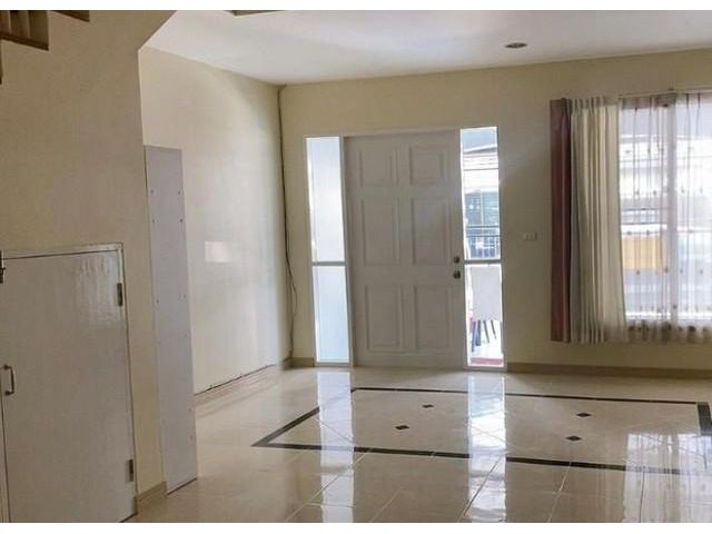 ให้เช่าทาวน์โฮม 3 ชั้น บ้านกลางเมืองเกษตร-นวมินทร์
