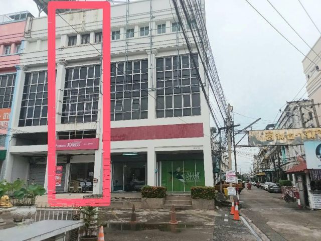 อาคารพาณิชย์ 4 ชั้นครึ่ง ตกแต่งอย่างดี #อาคารพาณิชย์ซอยนวมินทร์101 พร้อมผู้เช่า ห่างถนนนวมินทร์เพียง 10 เมตร