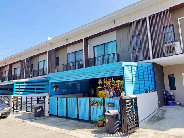 รพ.สินแพทย์ คู้บอน25-29 แฟชั่นไอซ์แลนด์ 2ชั้น