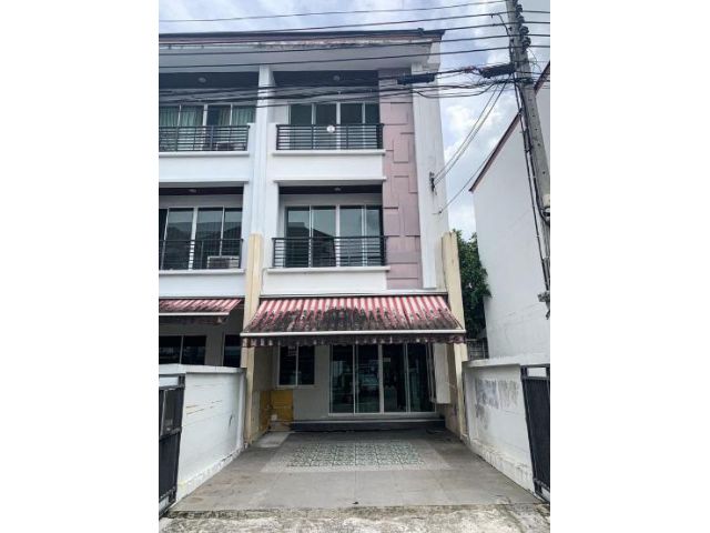 ขายทาวน์โฮม3ชั้น บ้านกลางเมืองลาดพร้าว 101