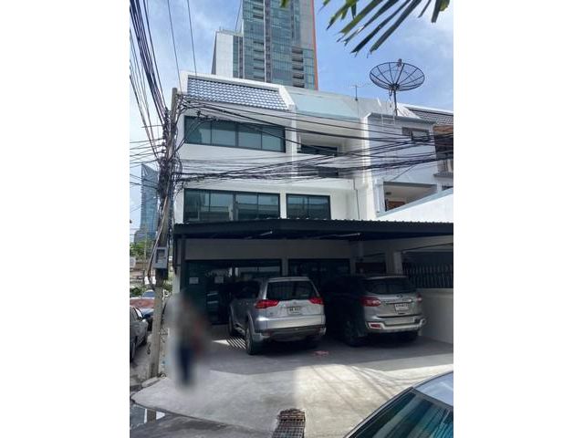 ให้เช่าทาวน์โฮม 3ชั้น อารีย์ทาวน์ ถนนสุขุมวิทซอย26